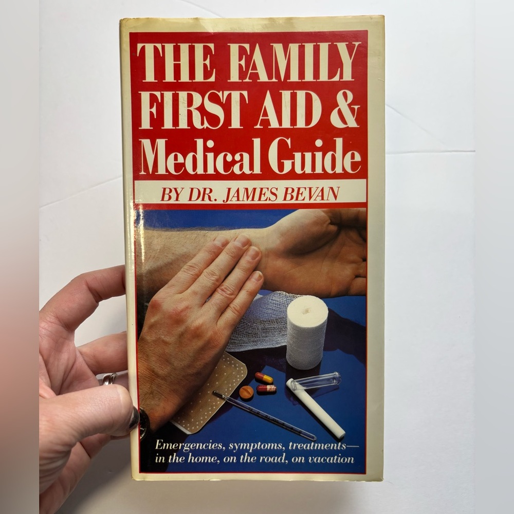 The Family First Aid & Medical Guide by dr James Bevan 1984 hardcover book